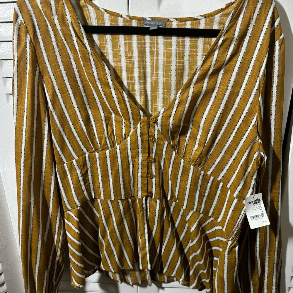 Cute mustard yellow flowy top